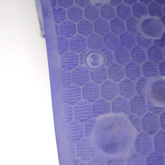 PUMA | Rihanna Fenty FU Leadcat Slides - Picture 7 of 8